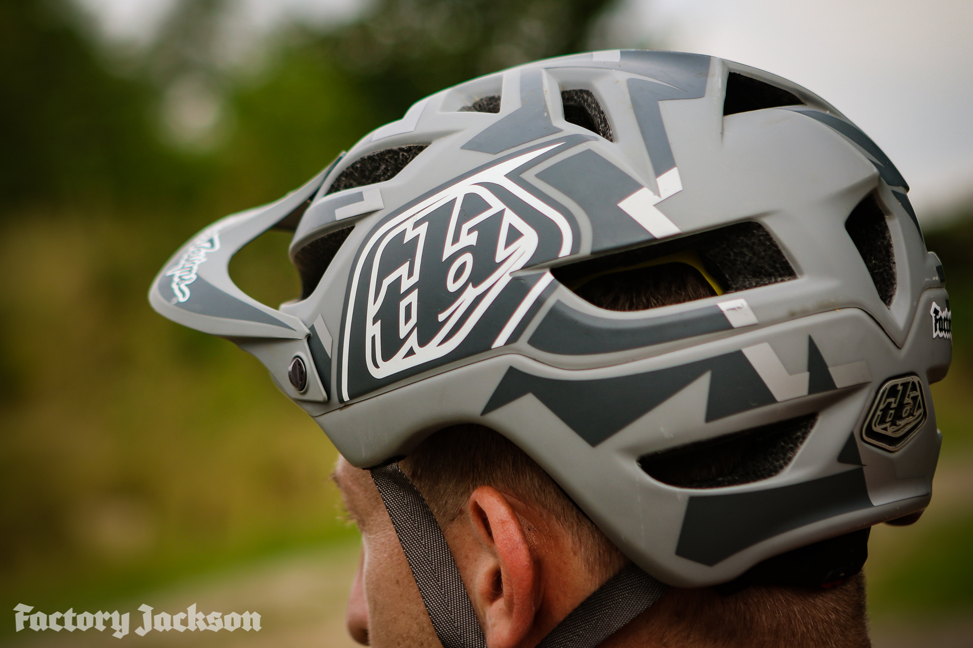 troy lee designs a1 mips classic helmet